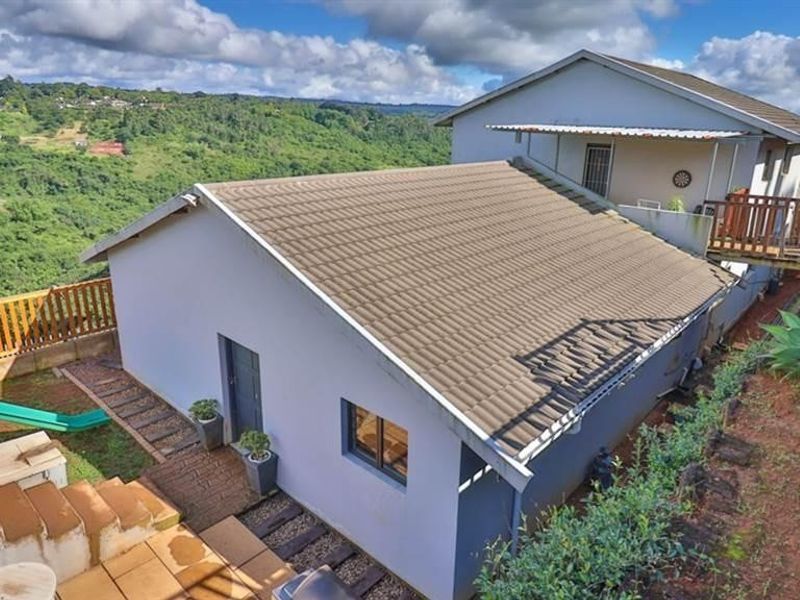 Hillside Haven: Modern Living, Panoramic Views in Kloof - Photo 2