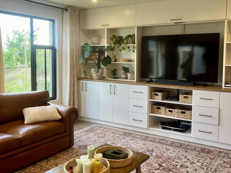 🌿 Modern Light-Filled Home on Omeya Golf Estate - Photo 4