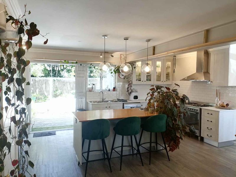 Double-Story Townhouse in the Heart of Rondebosch - Photo 10