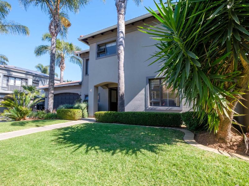 Spacious 4-Bedroom Monte Christo Home with Solar-Heated Pool - Photo 5
