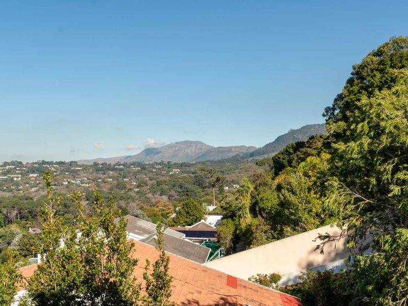 Ideal Investment Opportunity For Airbnb Or For The Family Looking For Multiple Accommodation In Sought-after Fernwood, Newlands - Photo 2