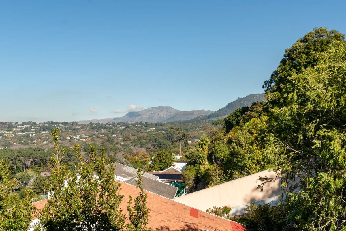 Ideal Investment Opportunity For Airbnb Or For The Family Looking For Multiple Accommodation In Sought-after Fernwood, Newlands - Photo 2