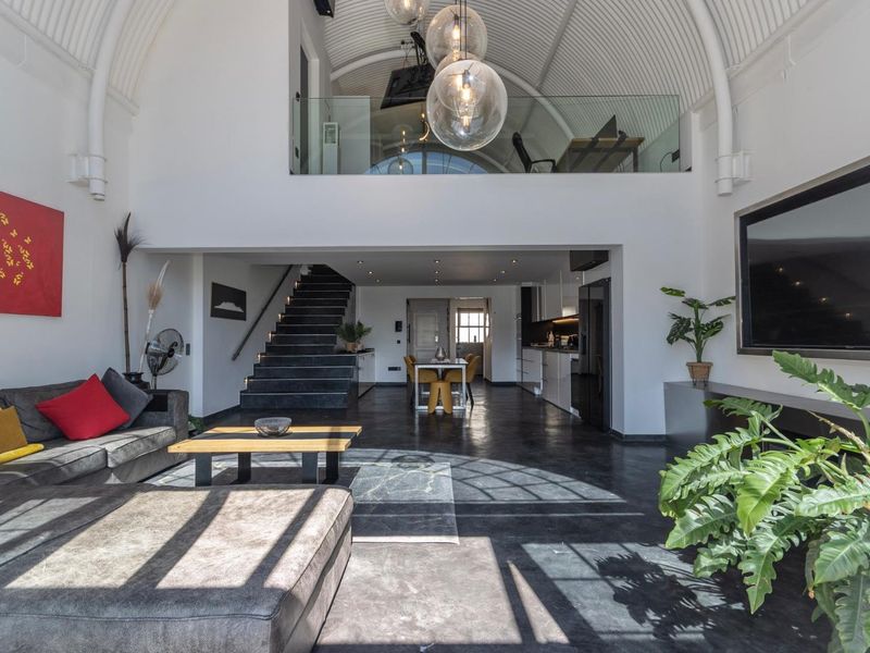 Stunning luxury penthouse to rent in the heart of the CBD - Photo 2