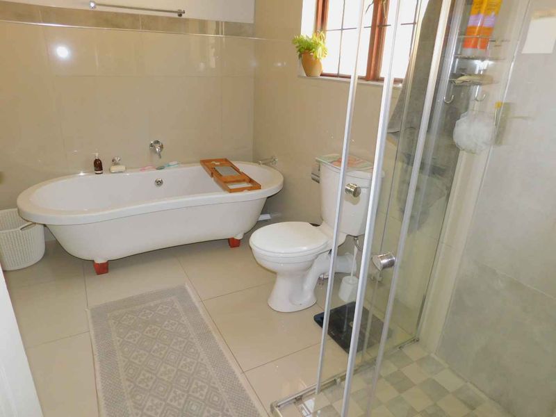 3 Bedroom freehold cluster for sale in Douglasdale - Photo 9
