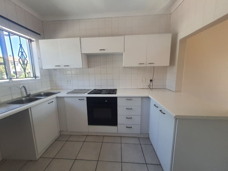 PRIME 2 bedroom 1 bath apartment - Photo 3