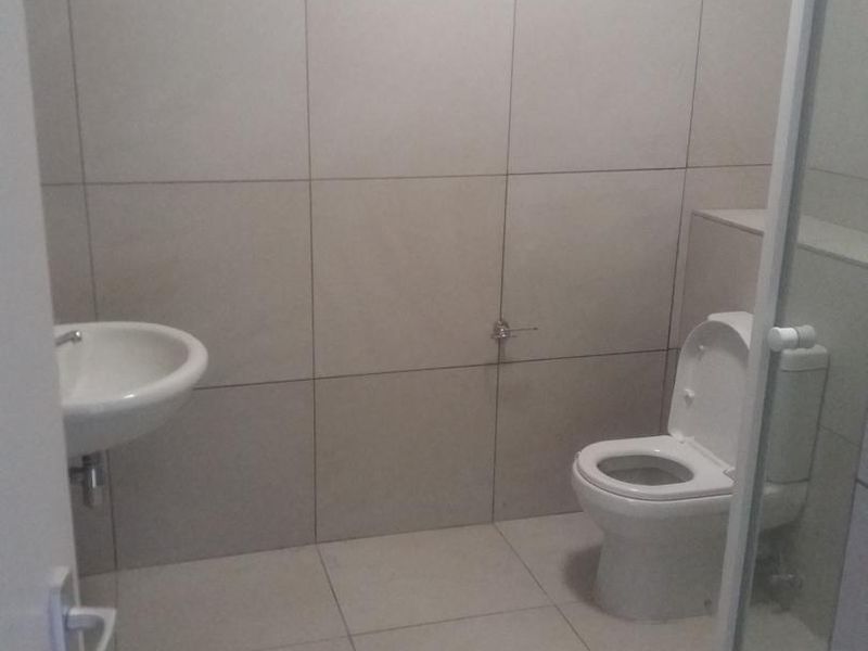 2 Bedroom Apartment for sale in Rocky Crest - Photo 4