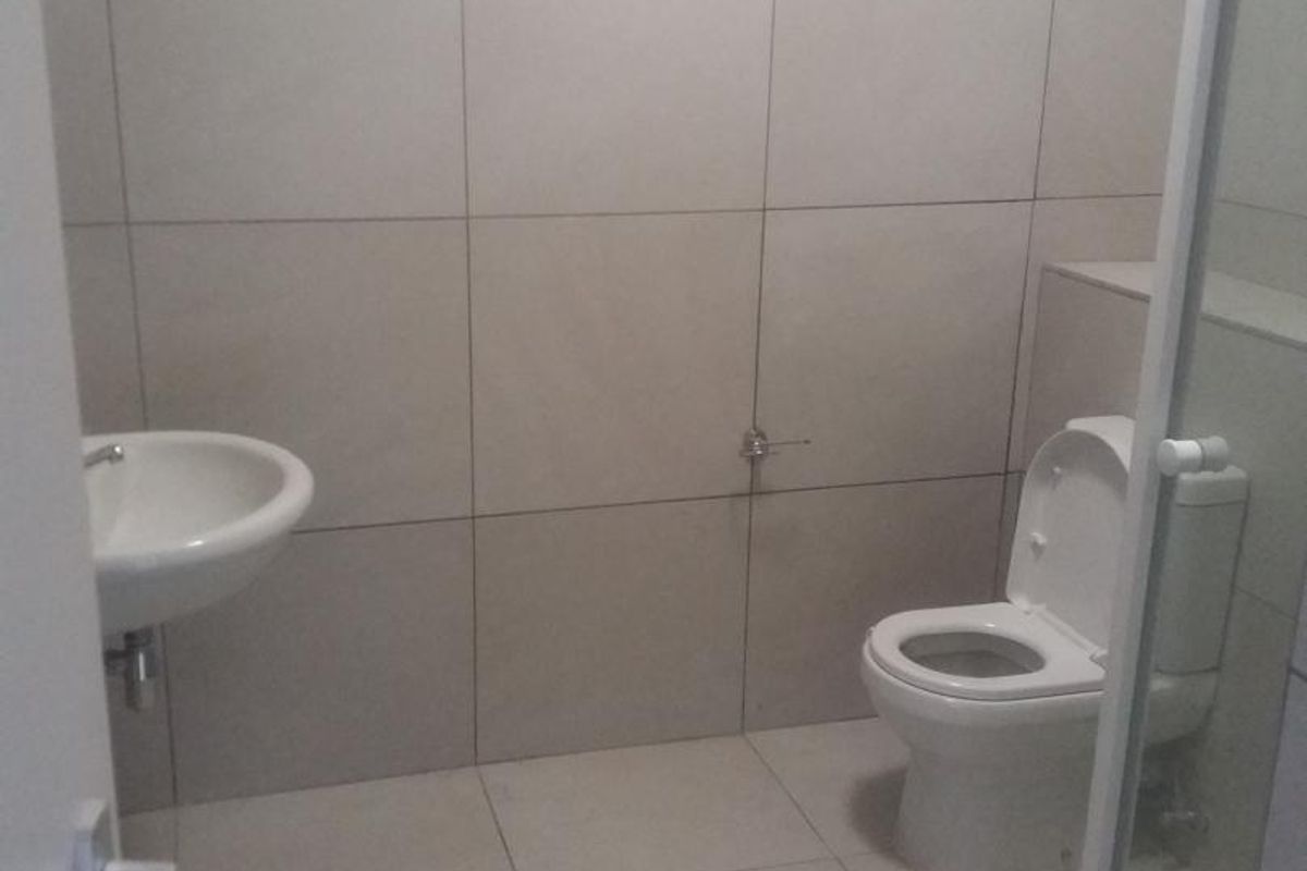 2 Bedroom Apartment for sale in Rocky Crest - Photo 4