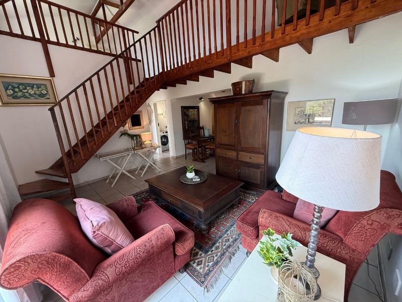 Elegant 3-Bedroom Duplex Showcasing Modern Comforts and Stunning Views - Photo 9