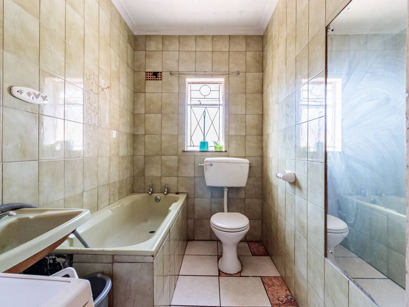 Family Home For Sale - R650 000 Neg - Photo 8
