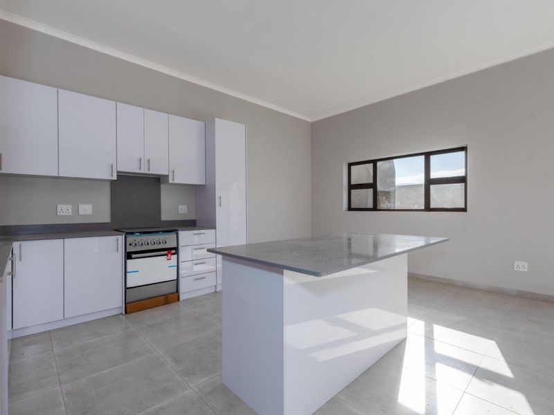 Stylish and Modern Living in a Secure Estate - Photo 4