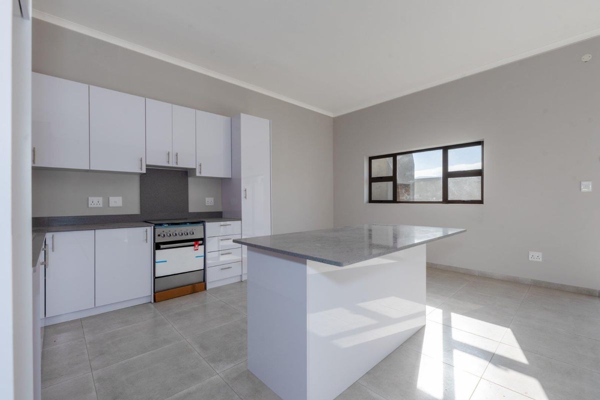 Stylish and Modern Living in a Secure Estate - Photo 4