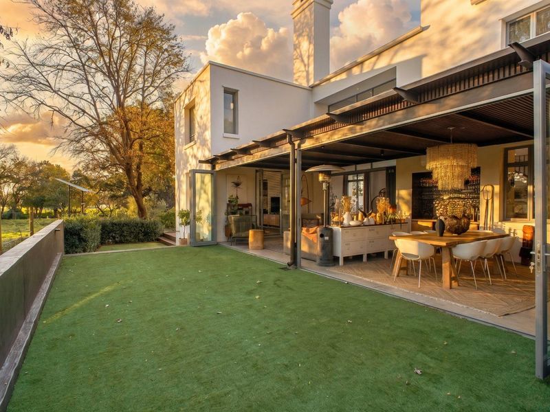 Masterpiece Of Architecture And Interior Design On A Green Belt - Photo 1