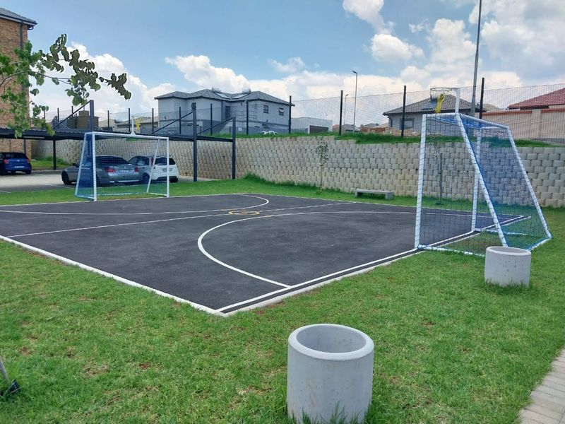 Ground floor Apartment R 575 000 -Eagles@Riverside - Photo 6