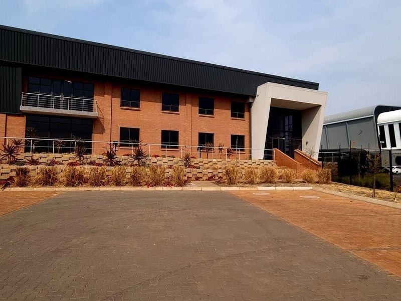 2 230m2 Louwlardia Centurion Warehouse To Let - Photo 3