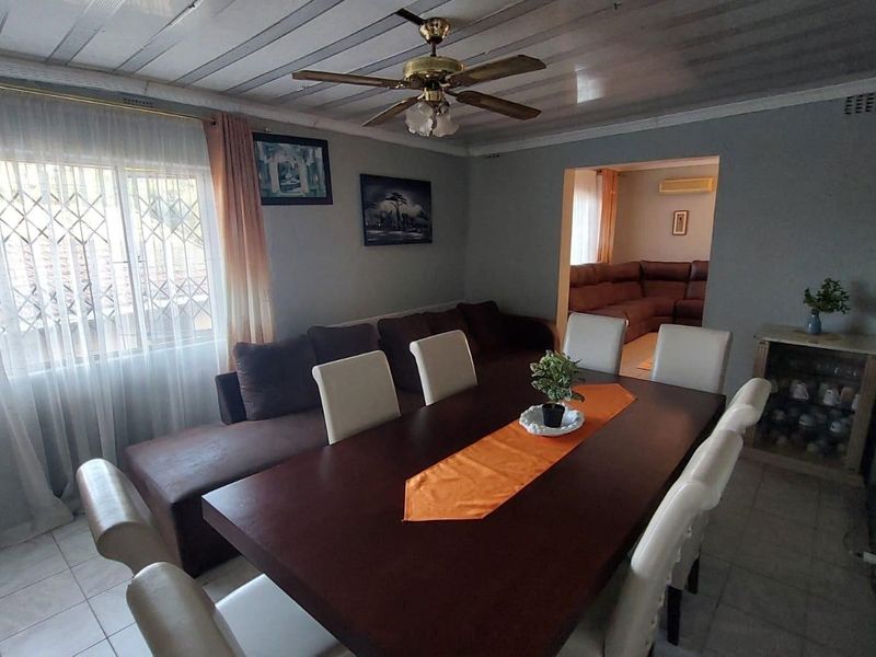 Family Home in Montclair! - Photo 4