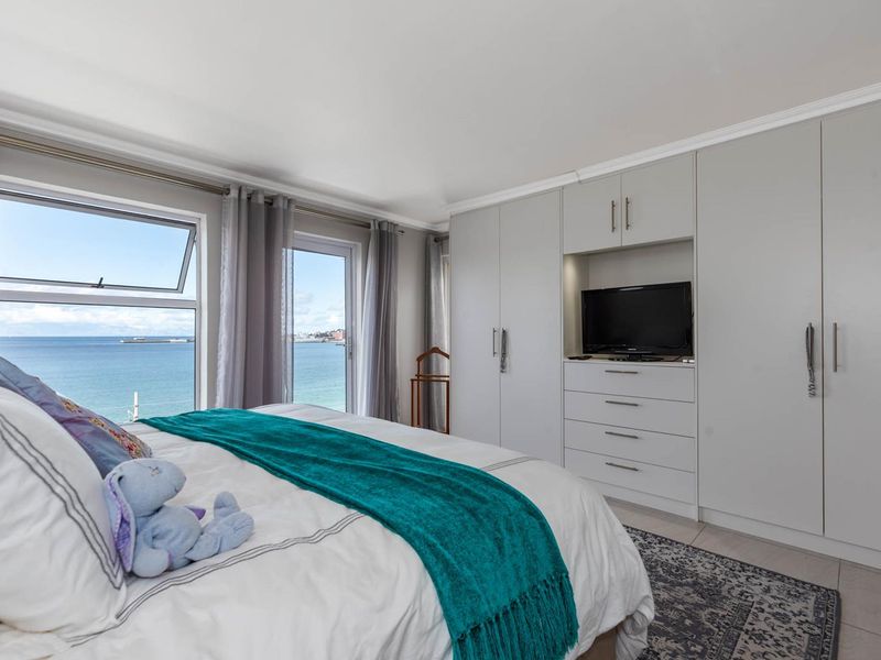 5 Bedrooms  2,5 bathrooms 1 garage, 20m to beach Sea Views - Photo 10