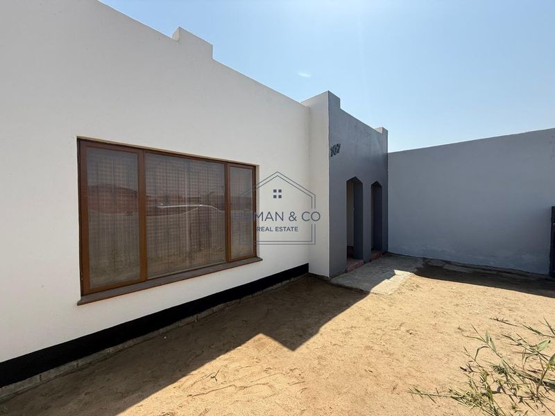 Renovated 3 Bedroom home in Narraville - Photo 2