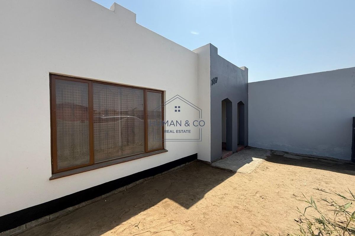 Renovated 3 Bedroom home in Narraville - Photo 2