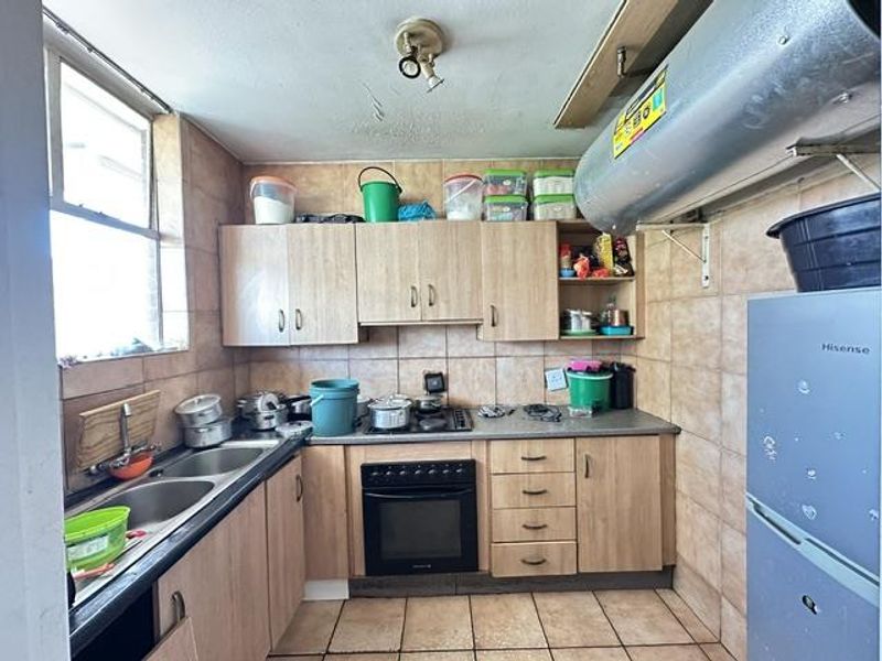 Investment Opportunity in the Heart of Sunnyside! - Photo 2