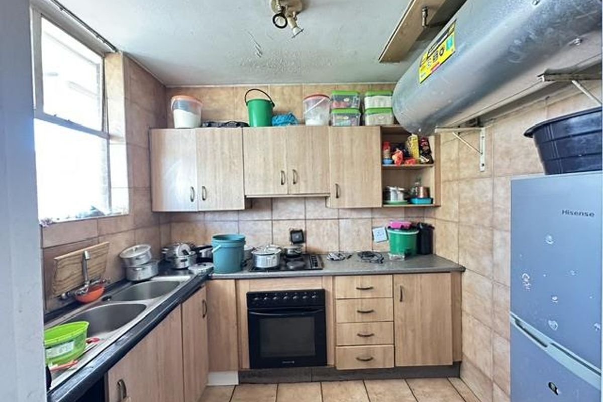 Investment Opportunity in the Heart of Sunnyside! - Photo 2