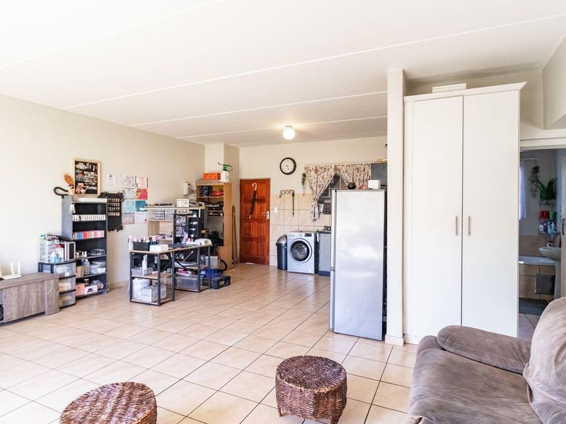 For Sale: Ground Floor Apartment, Two Bedroom - Photo 9