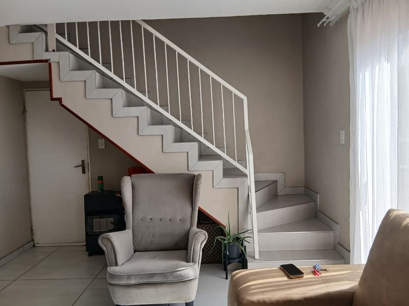 Spacious 3-Bed Home with Private Garden & 24-Hour Security - Photo 8