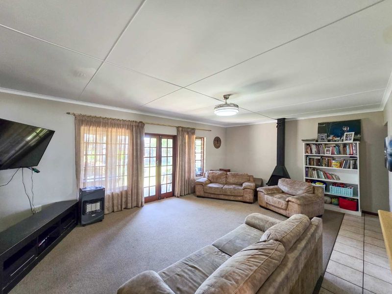 Charming 3 Bedroom family home for sale in Stilbaai-Wes. - Photo 4