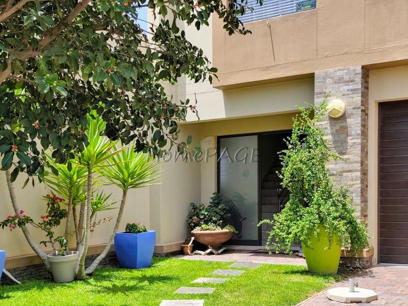 Dolphin Beach, Walvis Bay:  Very neat 3 Bedr Townhouse is for Sale - Photo 5