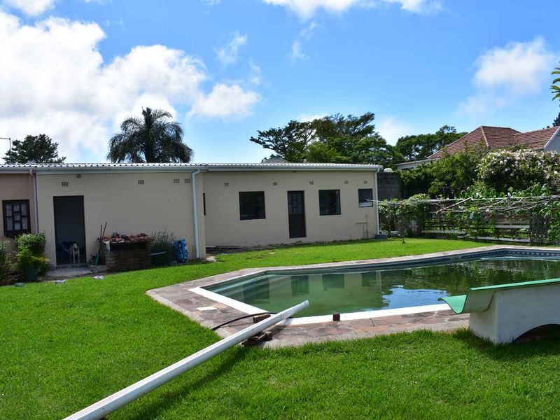 Sought after address! - Photo 7