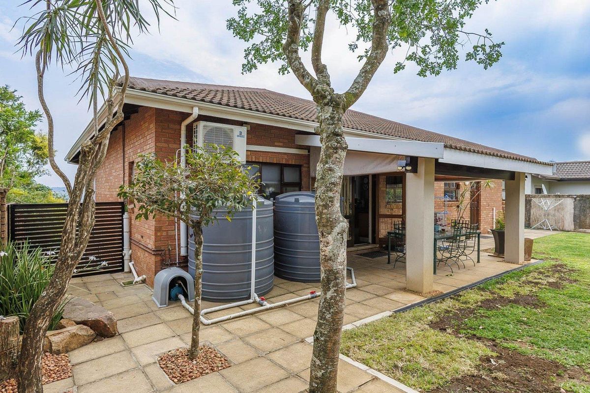 Your Perfect Family Retreat in Greenvale Village, Hillcrest - Photo 3