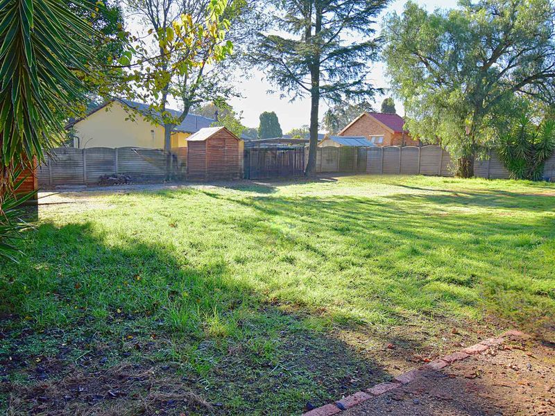 Starter Home on a Large Stand - Photo 3