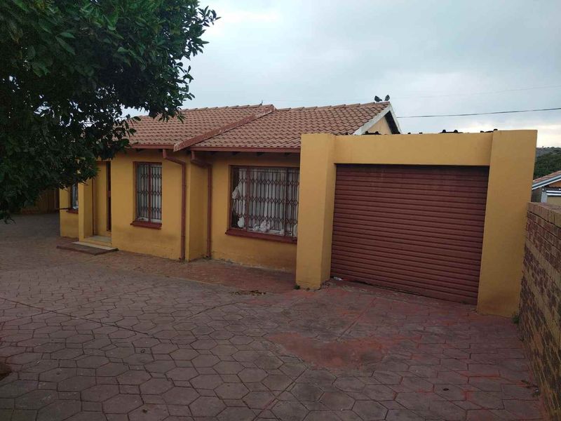 3 bedrooms house for sale in Soshanguve BB - Photo 2
