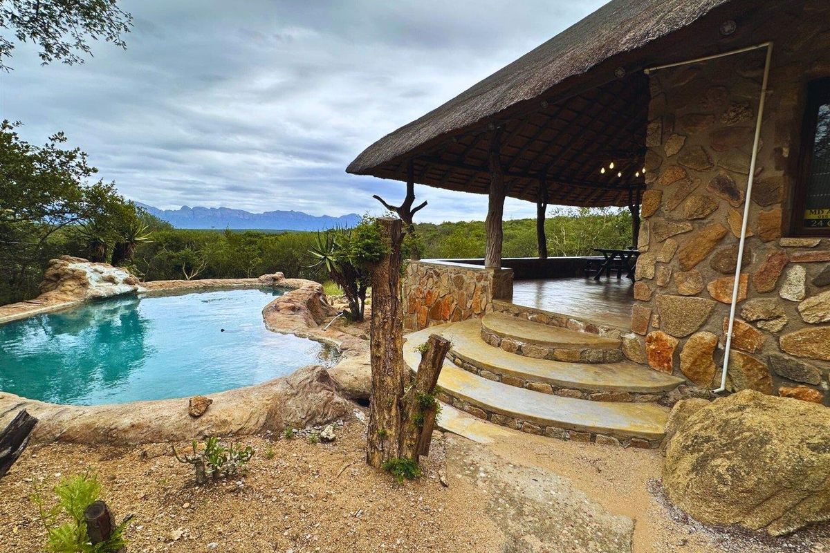 Bushveld Stone Cottage with Spectacular Escarpment Views - Photo 2