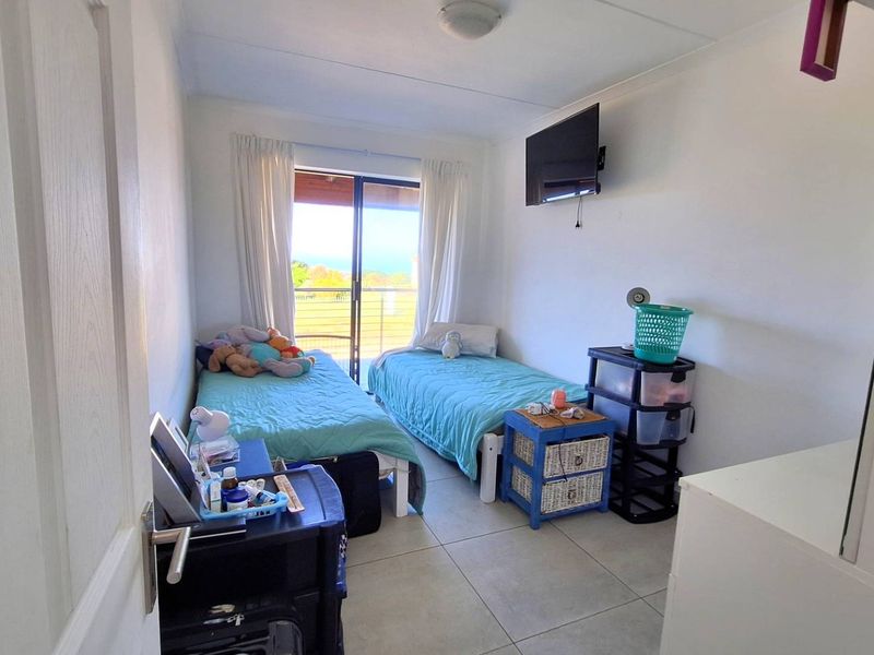 Charming 3 Bedroom Townhouse with Scenic Views for Sale Opposite Mossel Bay Golf Estate - Photo 7
