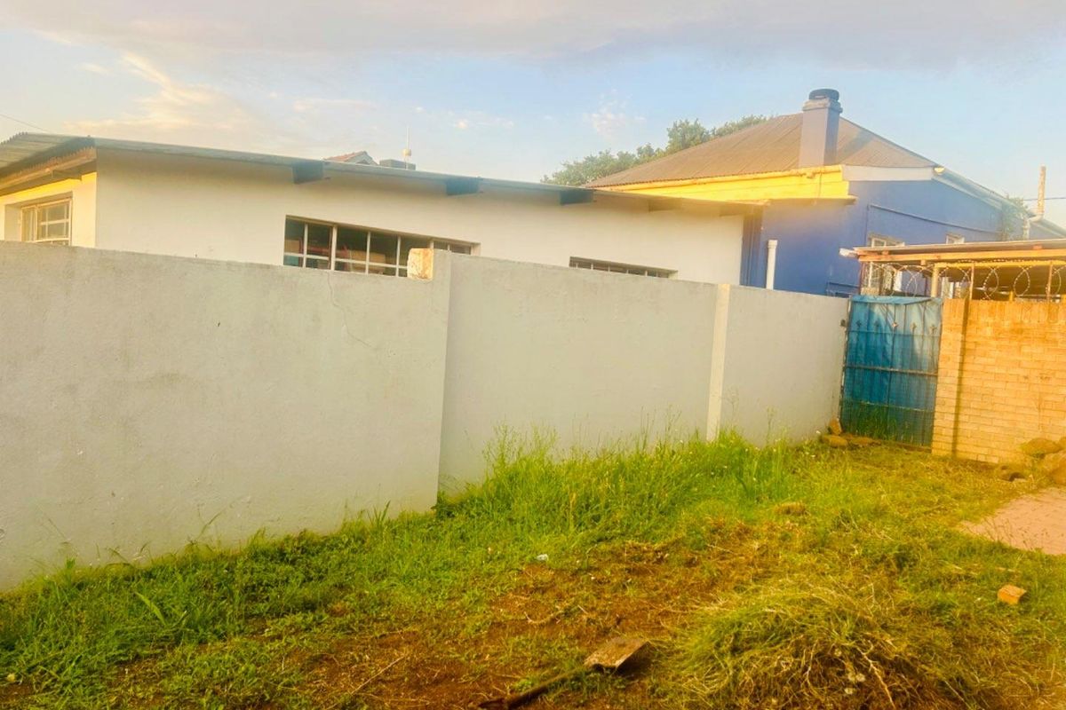 2 Bedroom Townhouse for sale close to the CBD area - Photo 4