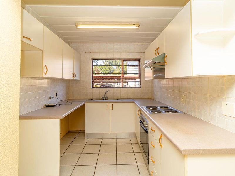 Sunny Garden Townhouse in Secure, Access-Controlled Estate! - Photo 10