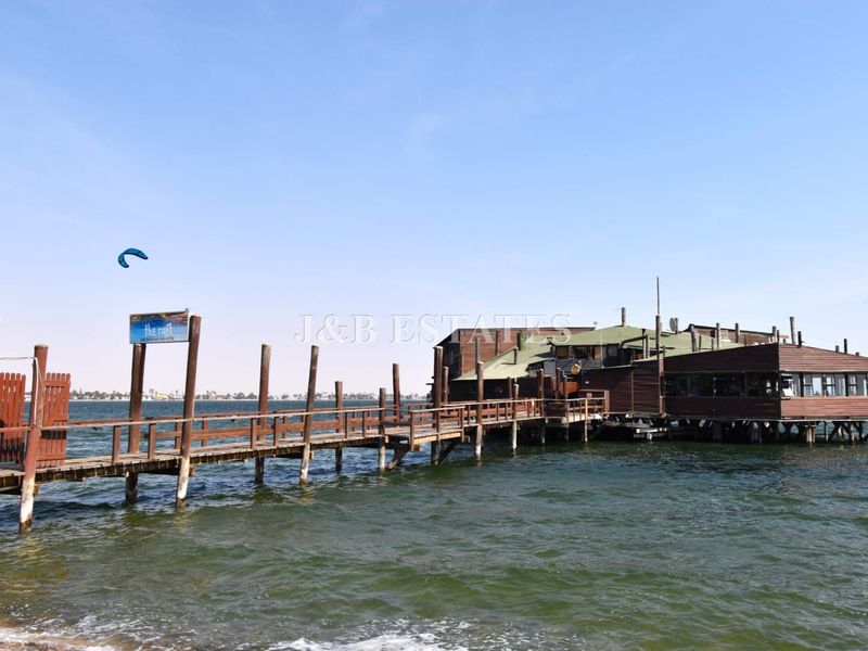 Charming Lagoon-Front Restaurant - Photo 2