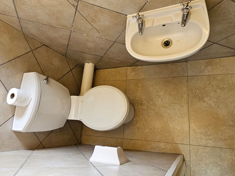 Modern Townhouse for Rent - Photo 8