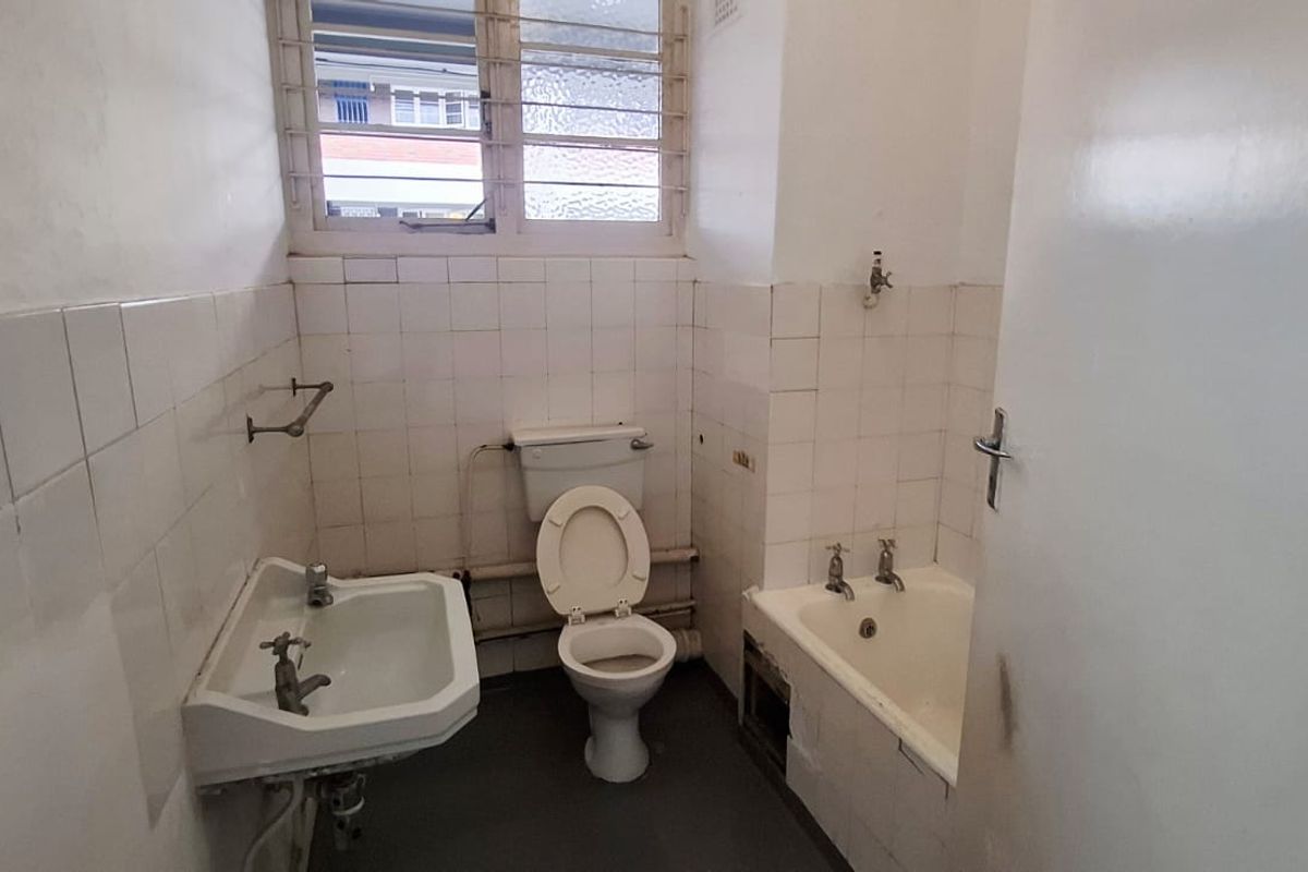 Secure Your Strategic Office Space with Trafalgar Property Group - Photo 5