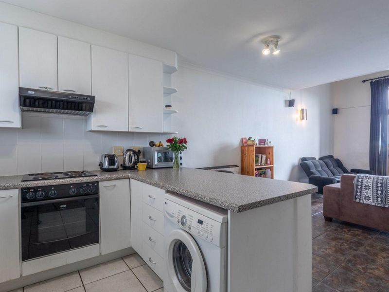 Spacious Loft Living Near Canal Walk - Photo 3
