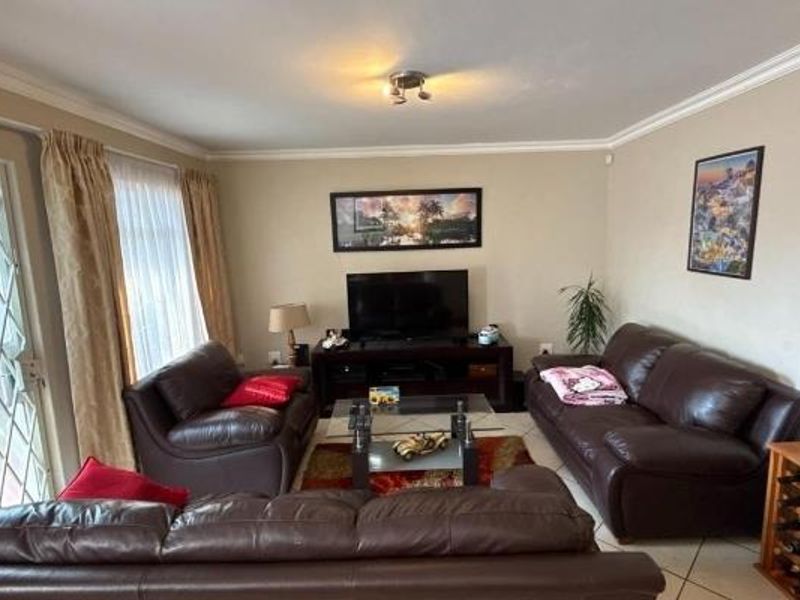 2 Bedroom Townhouse for Sale in Risana - Photo 3