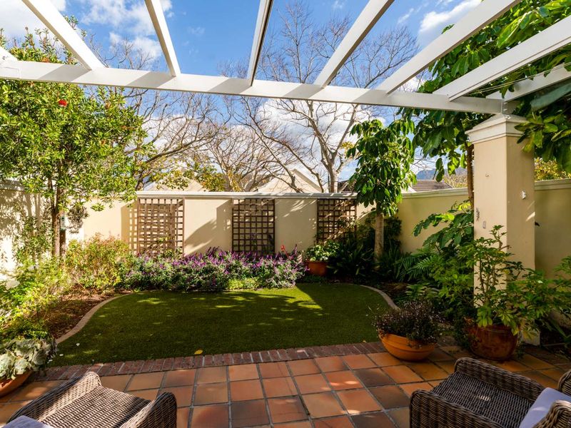 Elegant Family Living in an Exclusive Security Estate - Photo 6