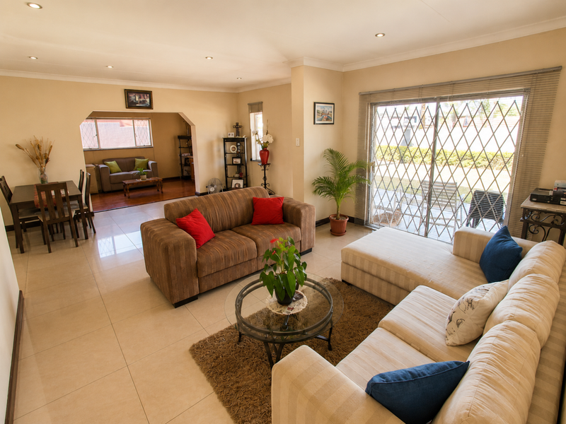 3 Bedroom House in Silverton Ext - Photo 8