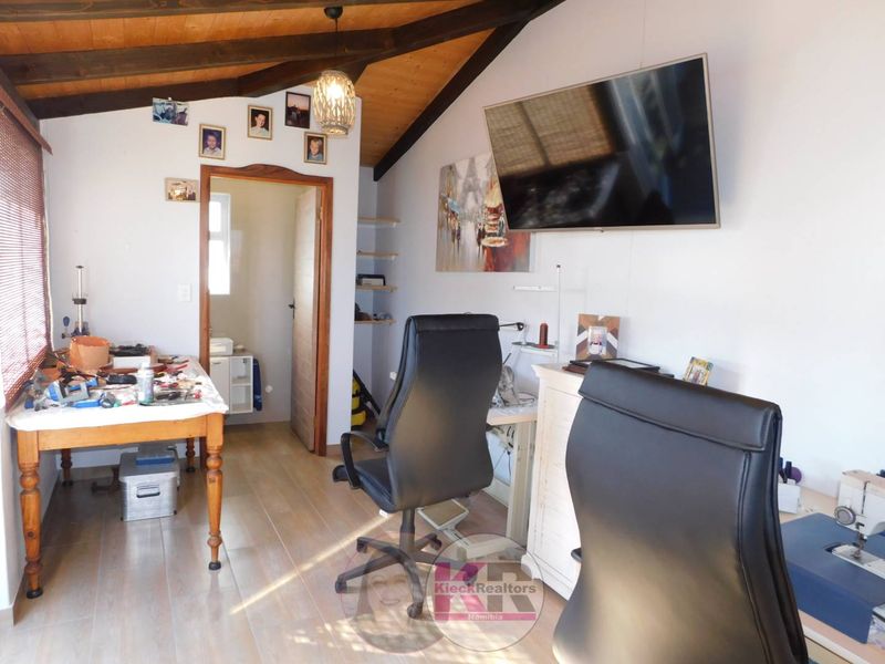 One of a kind : Fully furnished - Photo 2