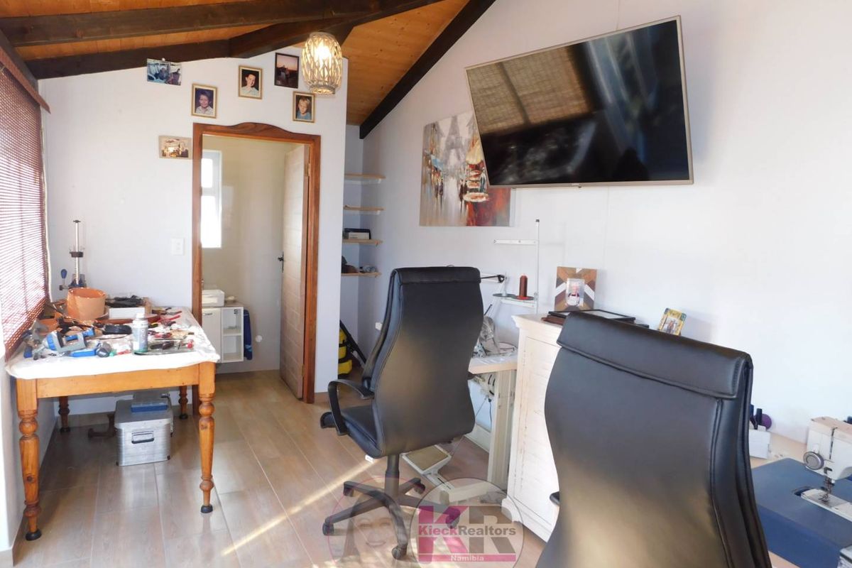 One of a kind : Fully furnished - Photo 2