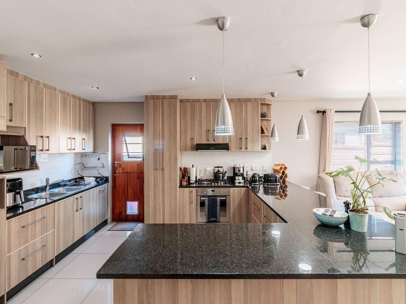 3 Bedroom Freehold in Secure Estate in Kamma Ridge, Port Elizabeth - Photo 5