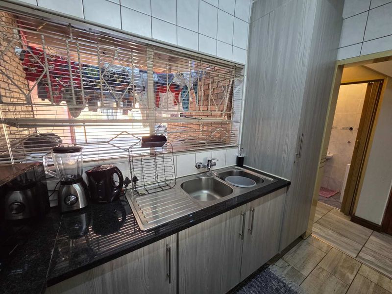 Your Perfect Duplex Starts Here - Photo 5