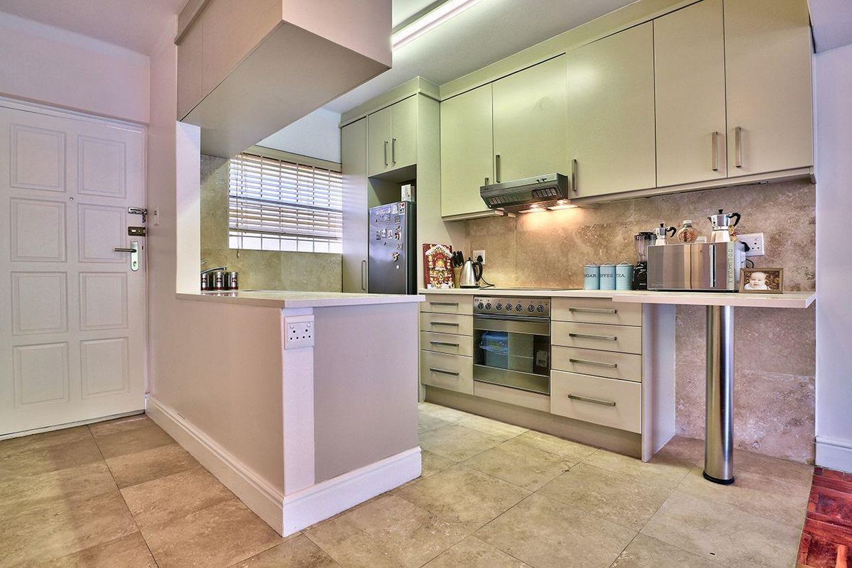 Higgovale Border - Beautiful Sunny Secure 2 Bed Apartment - Photo 3