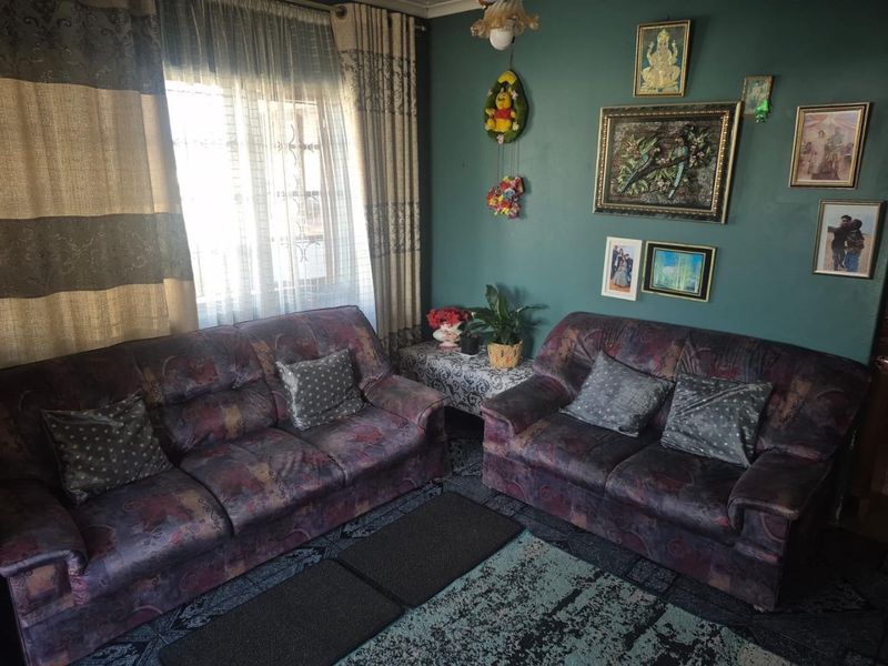 Secure and Spacious 3 Bedroom Family Home with Granny Flat Potential in Shallcross Queensburgh - Photo 5