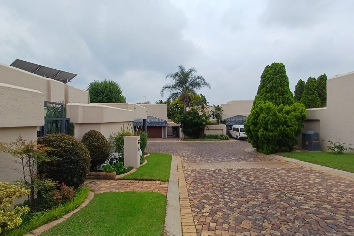 Just listed, in the heart of St. Andrews, Stylish 3 Bedroom cluster with Blue-Line Kitchen. and so much more. - Photo 3